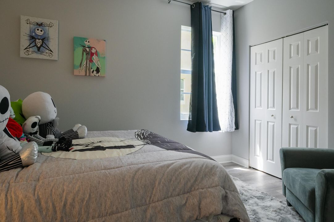 For Sale: $899,900 (5 beds, 3 baths, 3327 Square Feet)