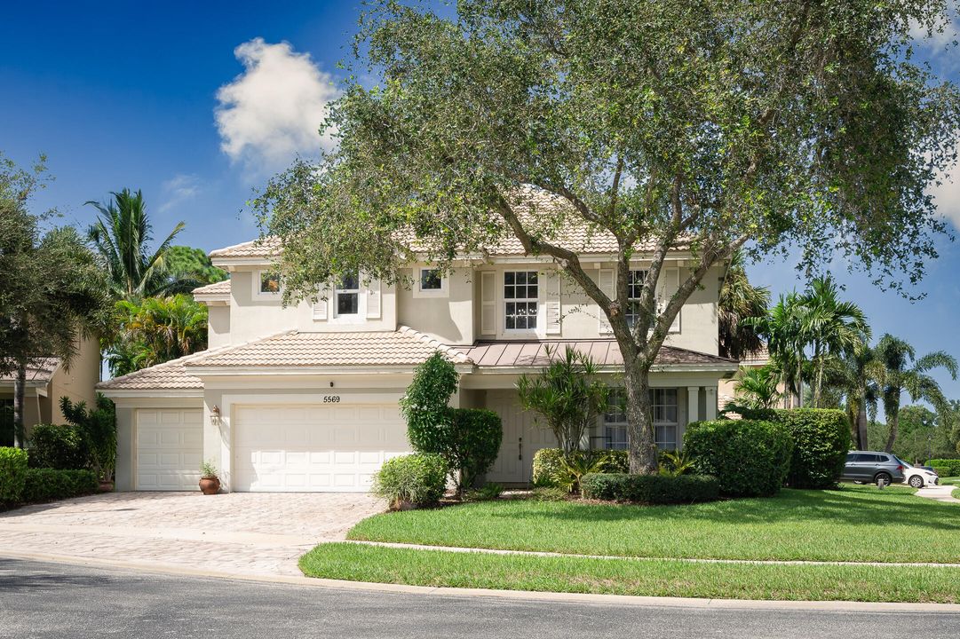 For Sale: $899,900 (5 beds, 3 baths, 3327 Square Feet)