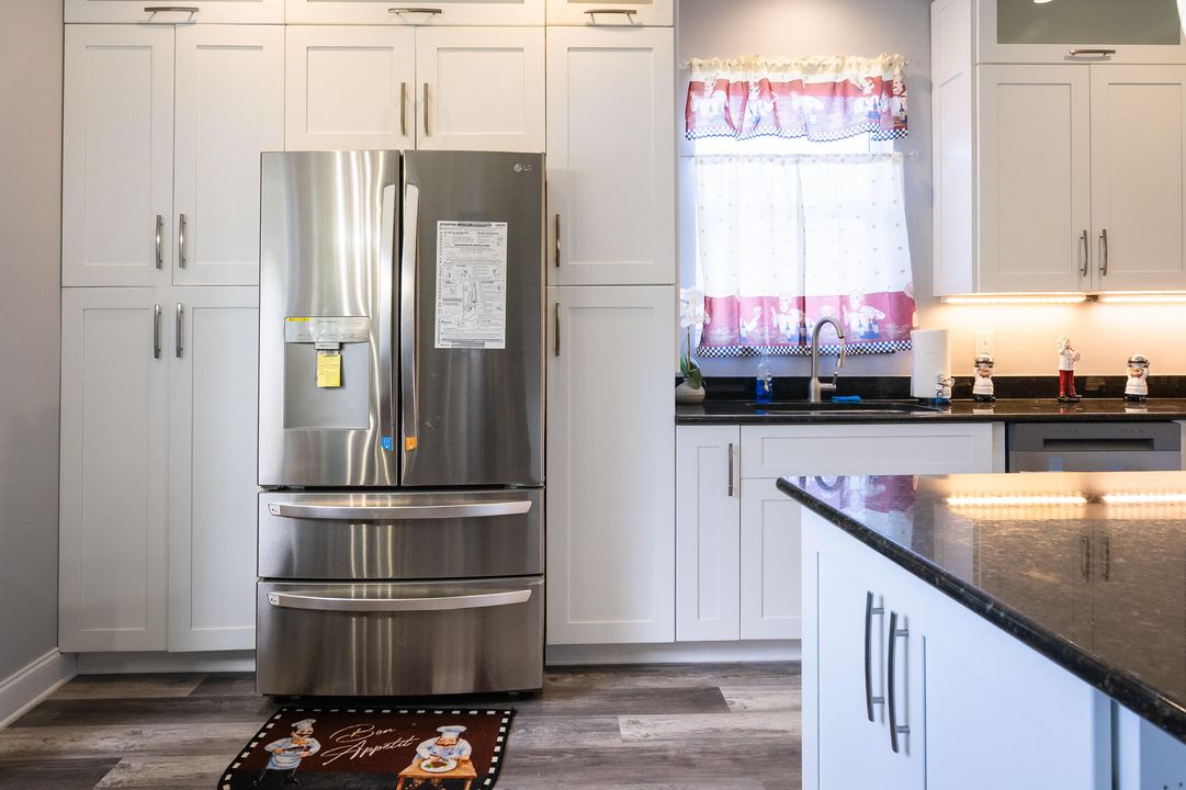 For Sale: $899,900 (5 beds, 3 baths, 3327 Square Feet)