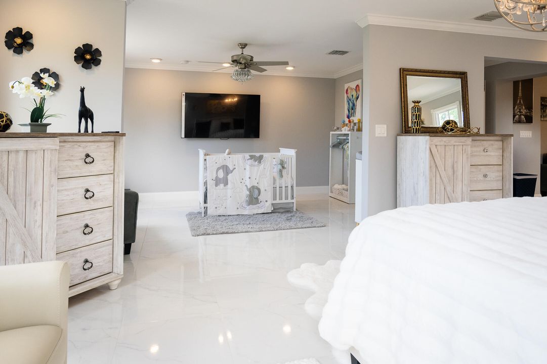 For Sale: $899,900 (5 beds, 3 baths, 3327 Square Feet)