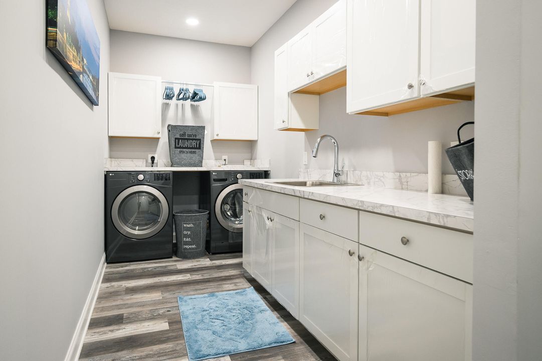 For Sale: $899,900 (5 beds, 3 baths, 3327 Square Feet)