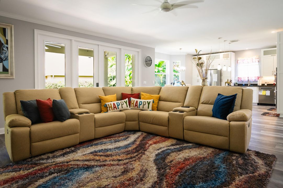 For Sale: $899,900 (5 beds, 3 baths, 3327 Square Feet)