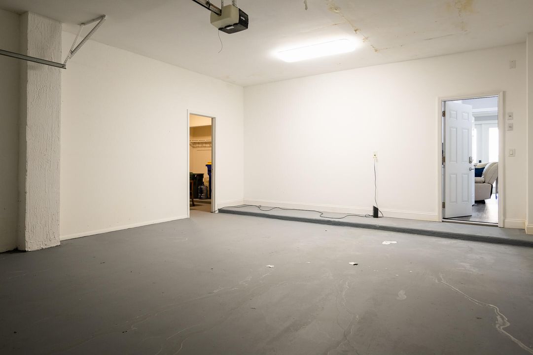 For Sale: $899,900 (5 beds, 3 baths, 3327 Square Feet)