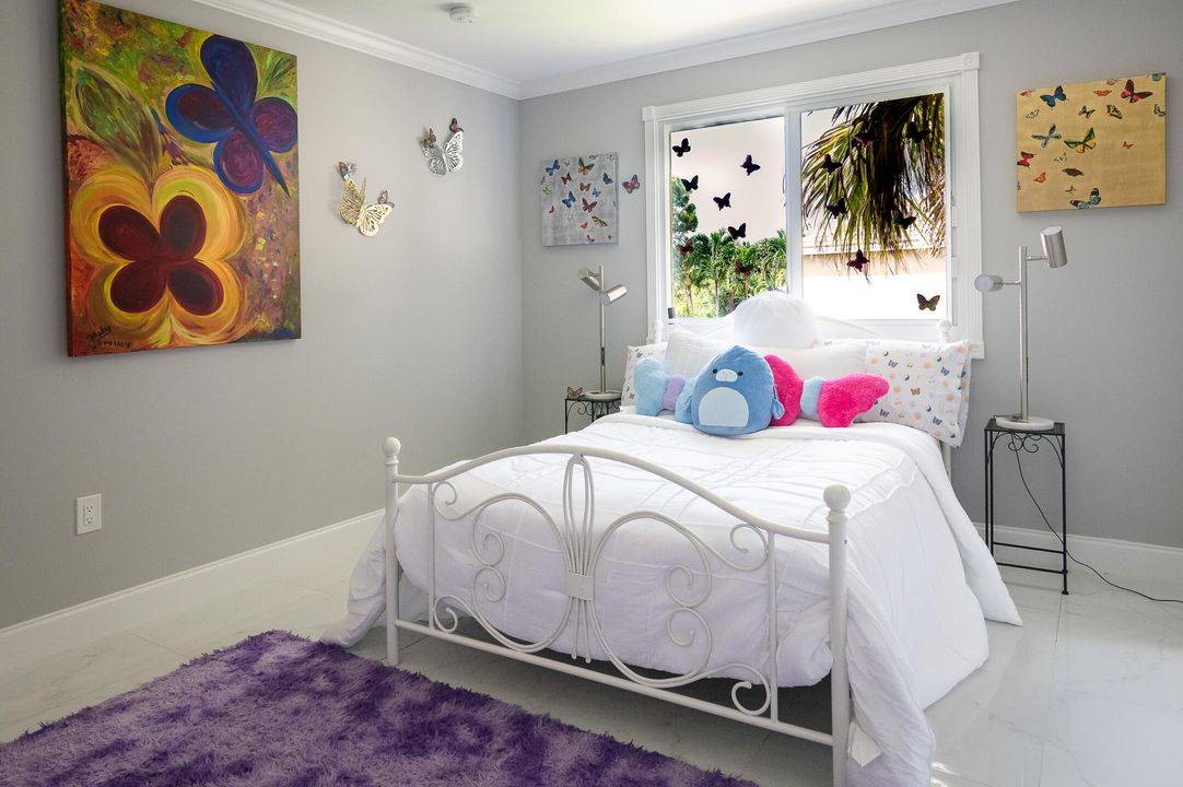 For Sale: $899,900 (5 beds, 3 baths, 3327 Square Feet)