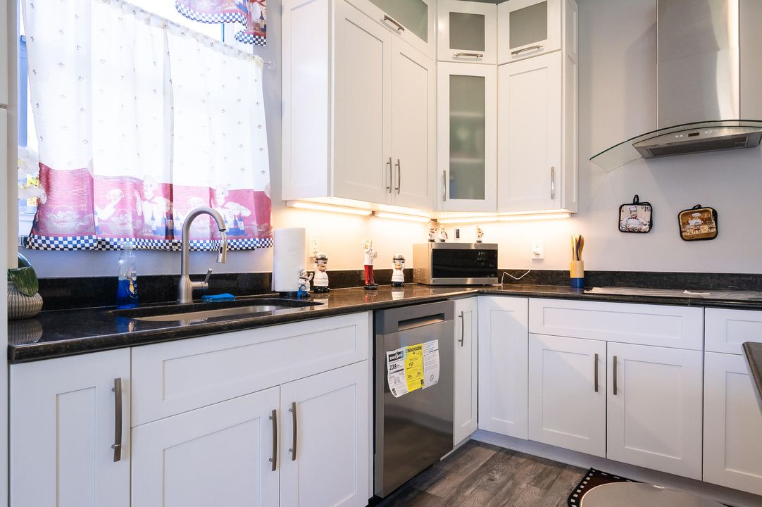 For Sale: $899,900 (5 beds, 3 baths, 3327 Square Feet)