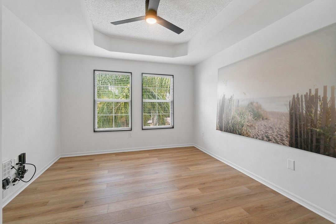 Active With Contract: $230,000 (1 beds, 1 baths, 696 Square Feet)