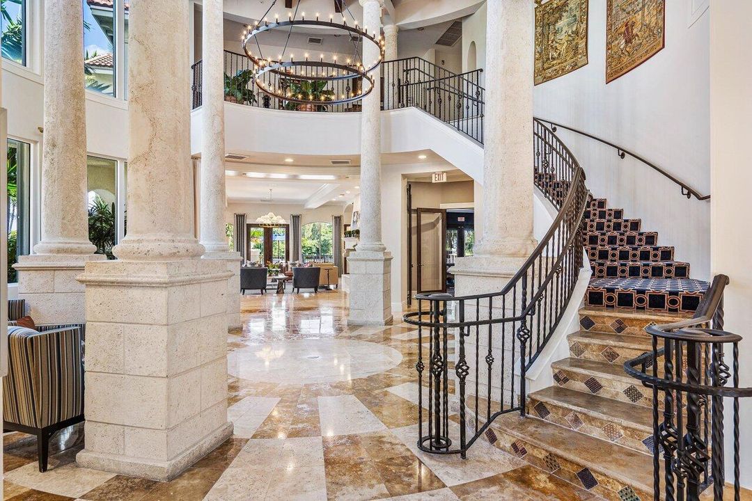 Active With Contract: $230,000 (1 beds, 1 baths, 696 Square Feet)