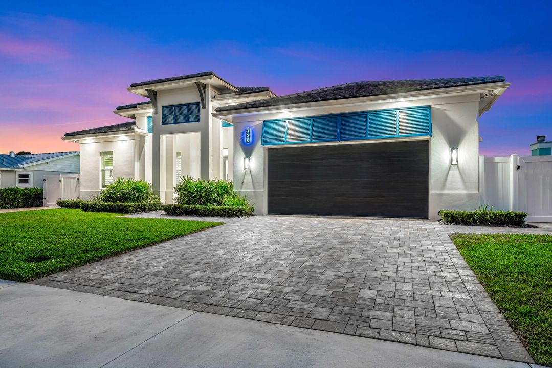 Active With Contract: $3,995,000 (4 beds, 3 baths, 3410 Square Feet)