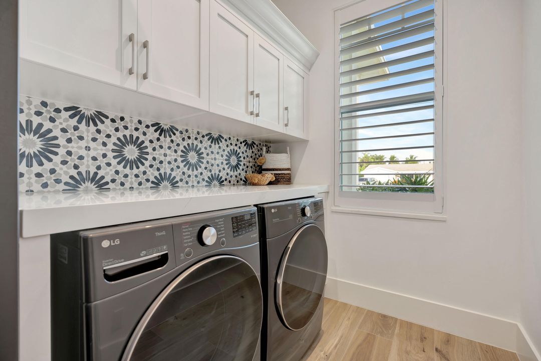 Active With Contract: $3,995,000 (4 beds, 3 baths, 3410 Square Feet)