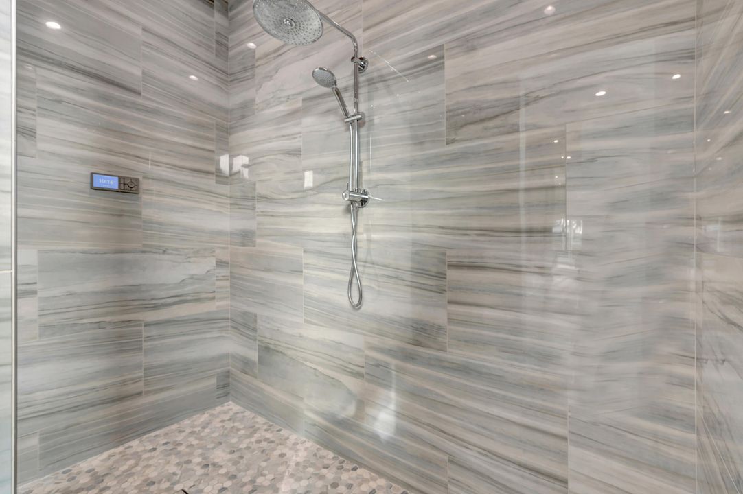 Active With Contract: $3,995,000 (4 beds, 3 baths, 3410 Square Feet)