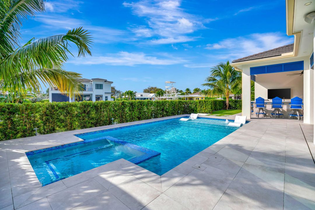 Active With Contract: $3,995,000 (4 beds, 3 baths, 3410 Square Feet)