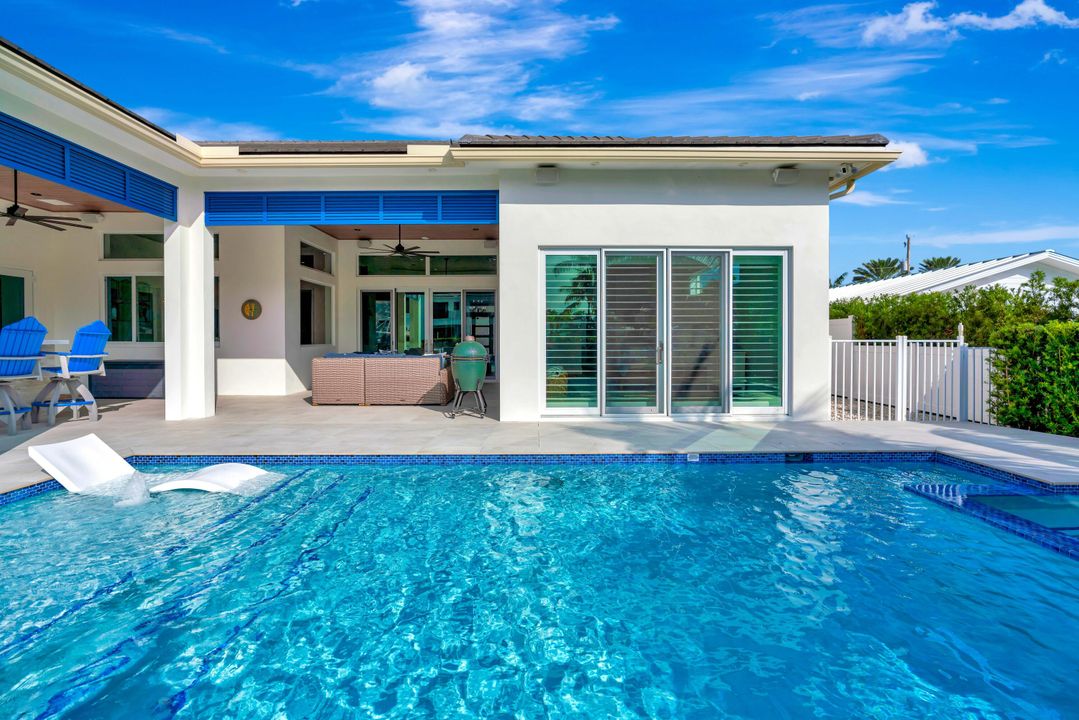 Active With Contract: $3,995,000 (4 beds, 3 baths, 3410 Square Feet)
