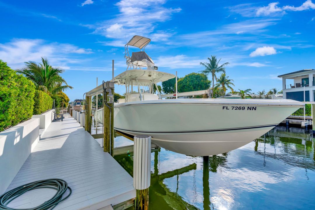 Active With Contract: $3,995,000 (4 beds, 3 baths, 3410 Square Feet)