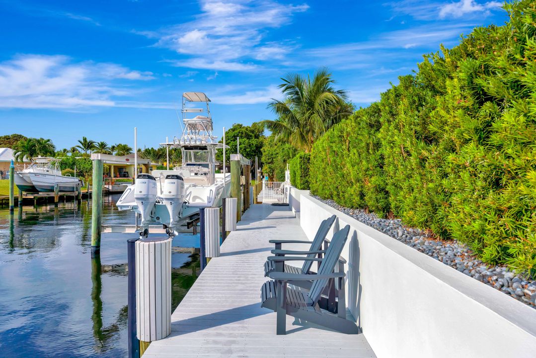 Active With Contract: $3,995,000 (4 beds, 3 baths, 3410 Square Feet)