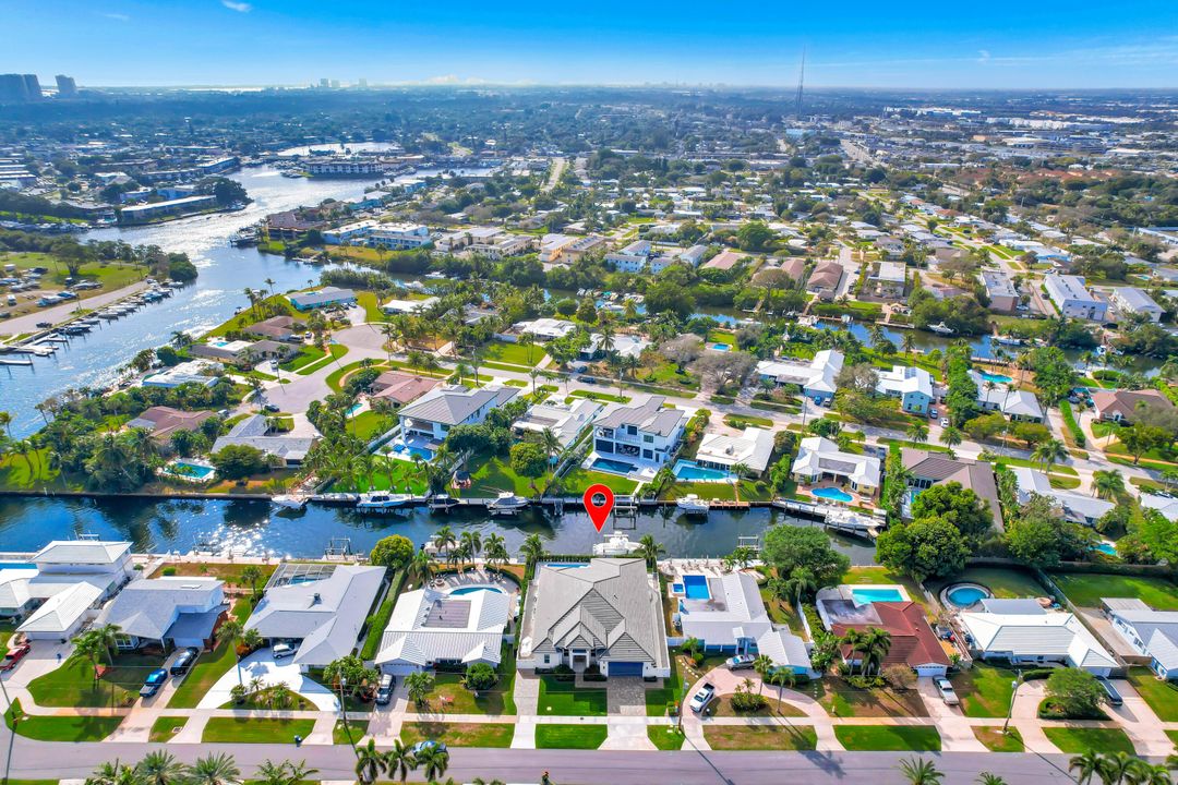 Active With Contract: $3,995,000 (4 beds, 3 baths, 3410 Square Feet)