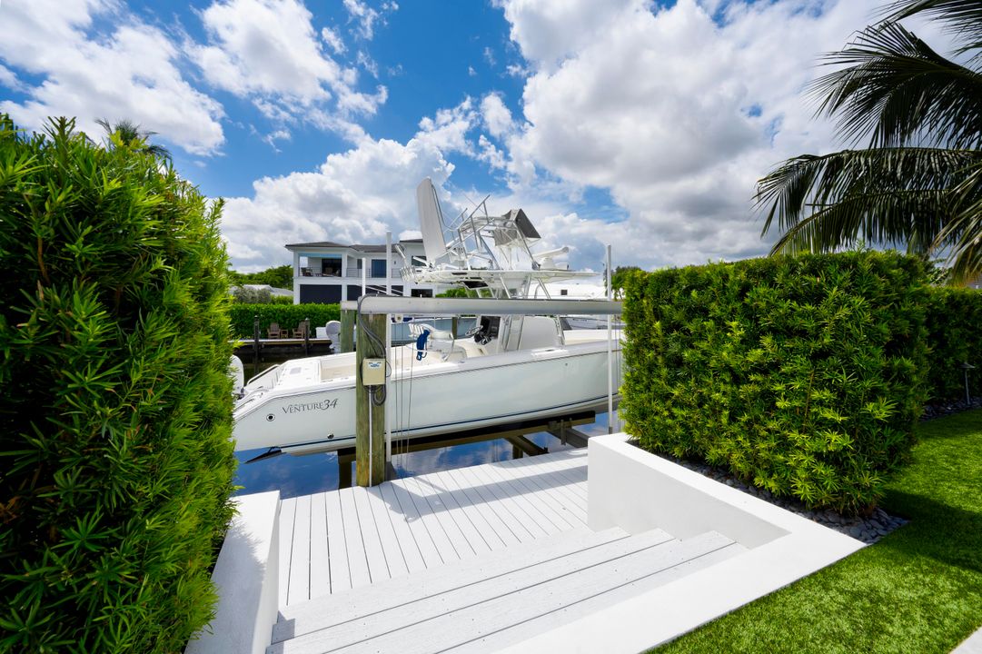 Active With Contract: $3,995,000 (4 beds, 3 baths, 3410 Square Feet)