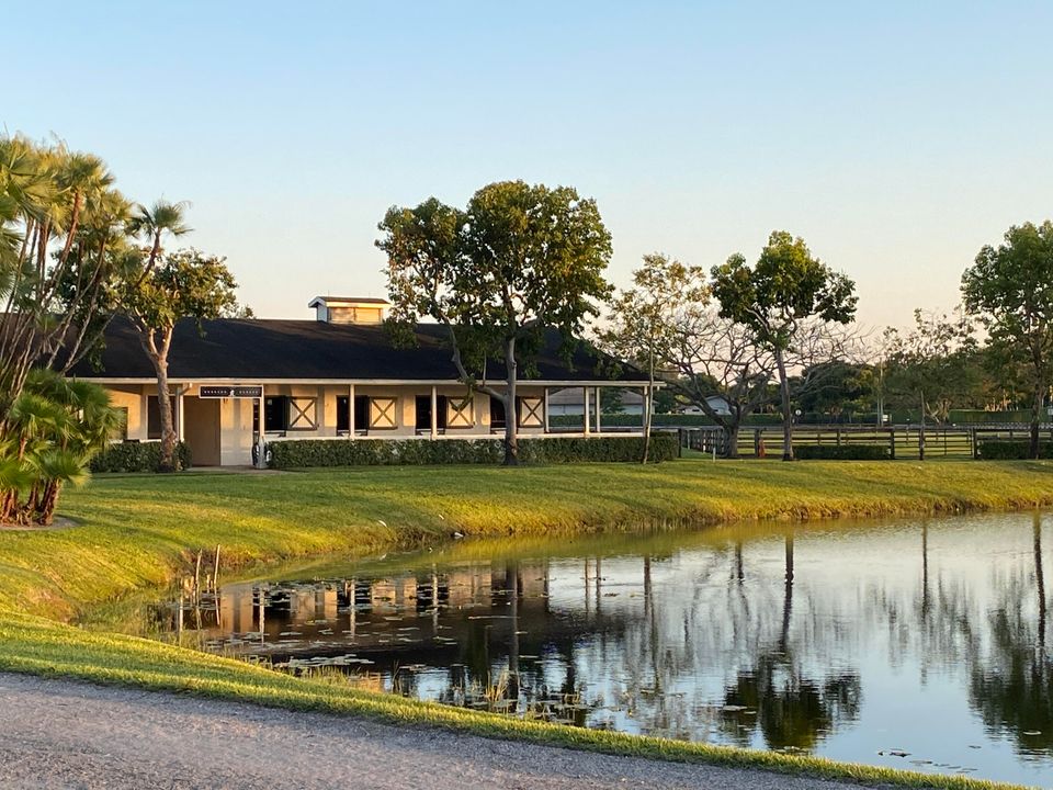 En Renta: $11,500 (1 camas, 0 baños, 2460 Pies cuadrados)