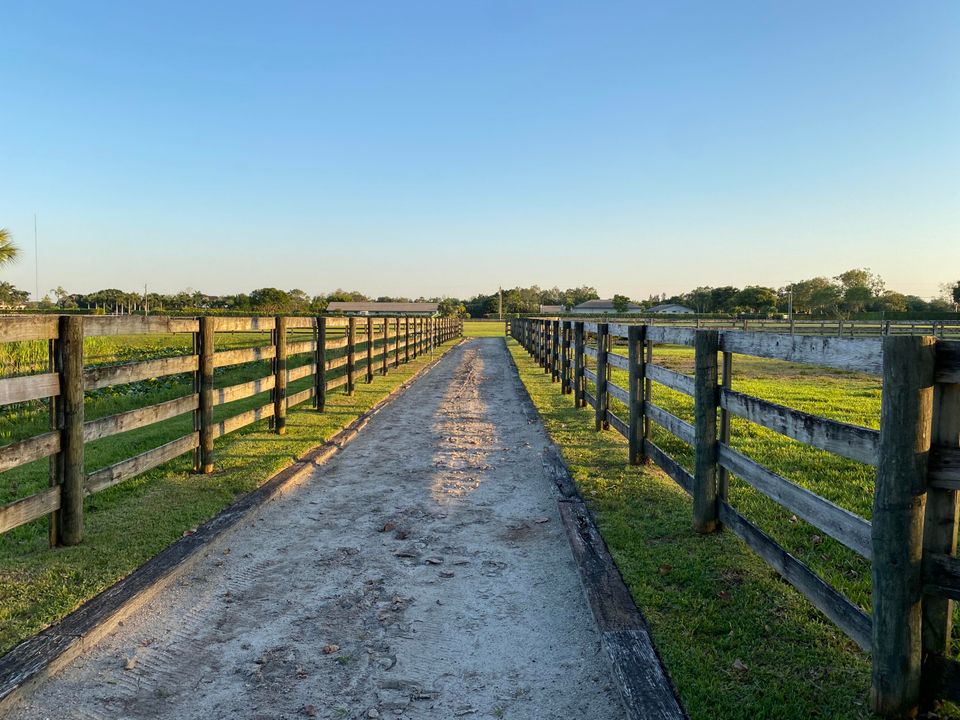 En Renta: $11,500 (1 camas, 0 baños, 2460 Pies cuadrados)