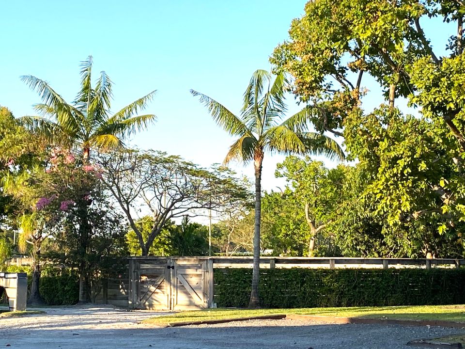 En Renta: $11,500 (1 camas, 0 baños, 2460 Pies cuadrados)