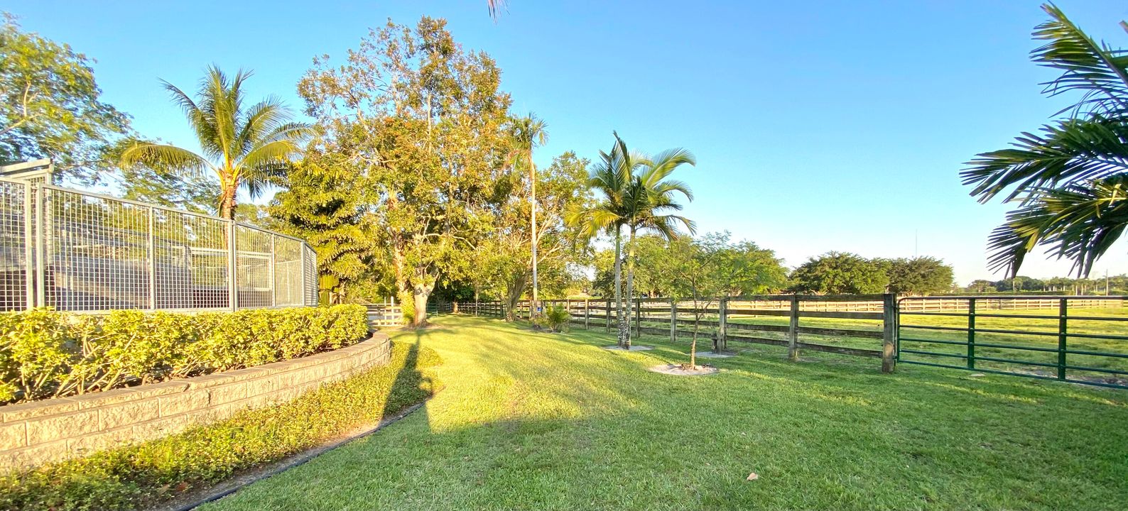 En Renta: $11,500 (1 camas, 0 baños, 2460 Pies cuadrados)