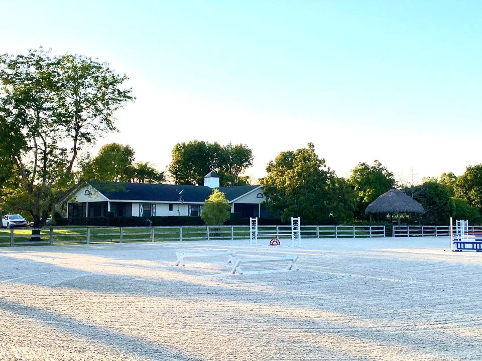 En Renta: $11,500 (1 camas, 0 baños, 2460 Pies cuadrados)