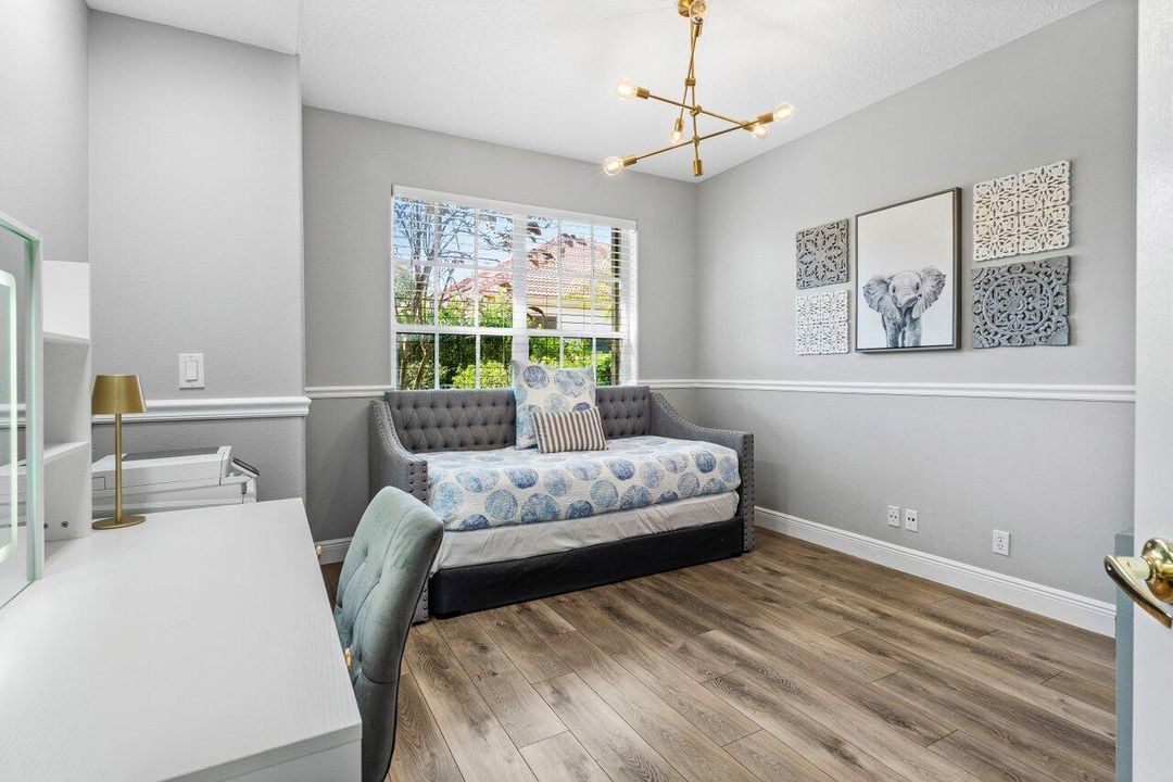 Active With Contract: $15,000 (4 beds, 3 baths, 2652 Square Feet)