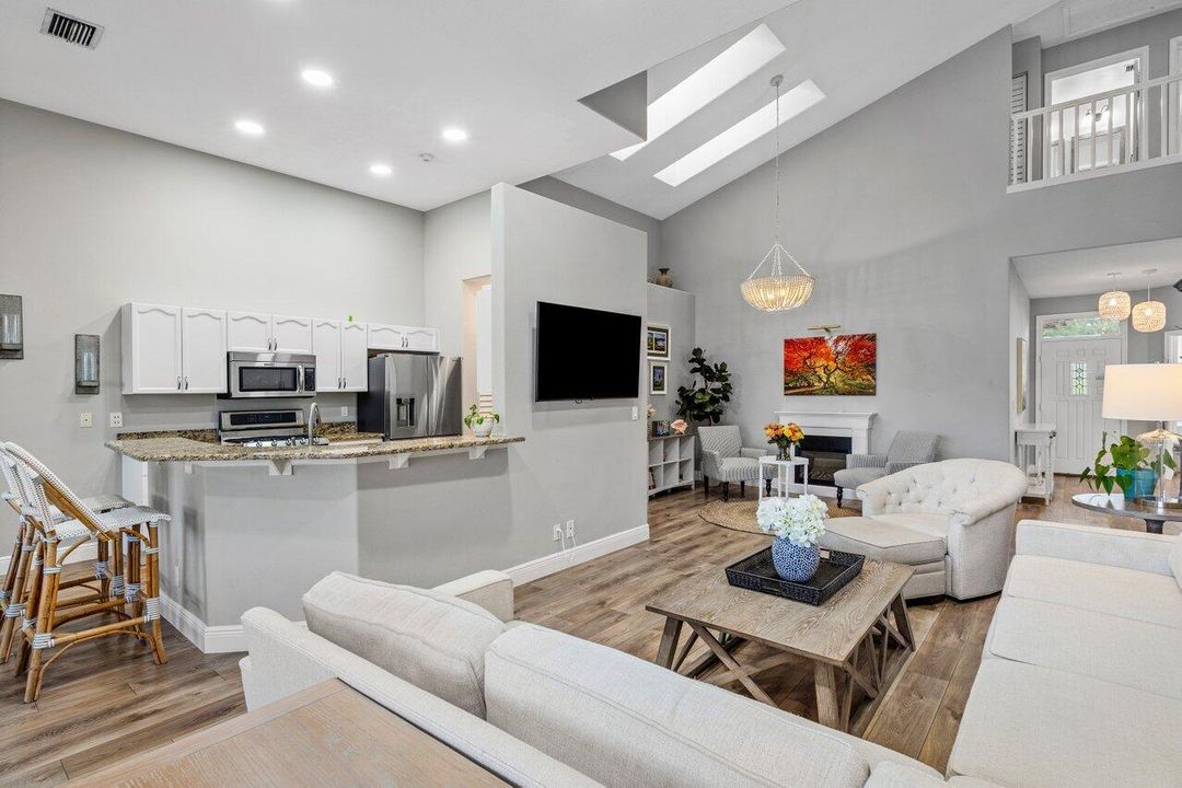 Active With Contract: $15,000 (4 beds, 3 baths, 2652 Square Feet)