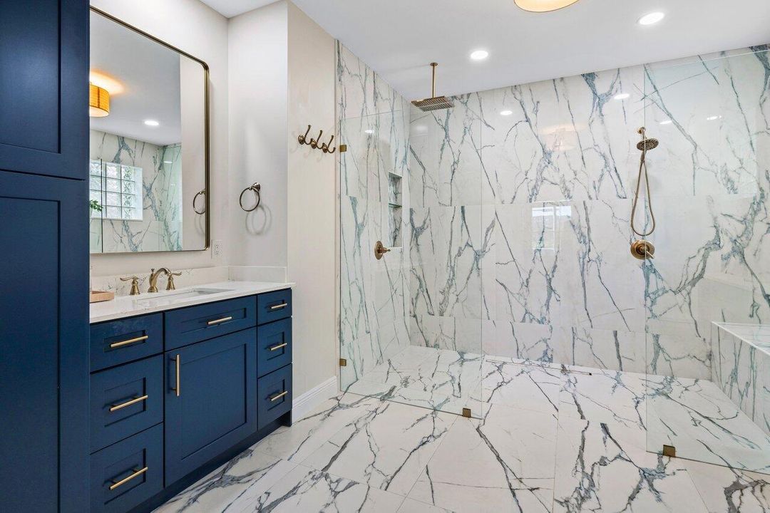 Active With Contract: $15,000 (4 beds, 3 baths, 2652 Square Feet)