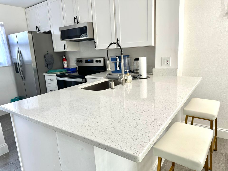 For Rent: $2,500 (2 beds, 1 baths, 1234 Square Feet)