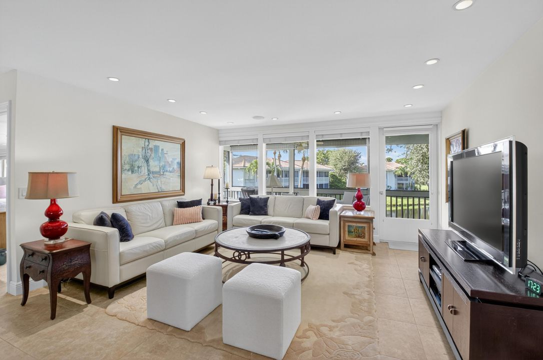 合同活跃: $250,000 (2 贝兹, 2 浴室, 1400 平方英尺)