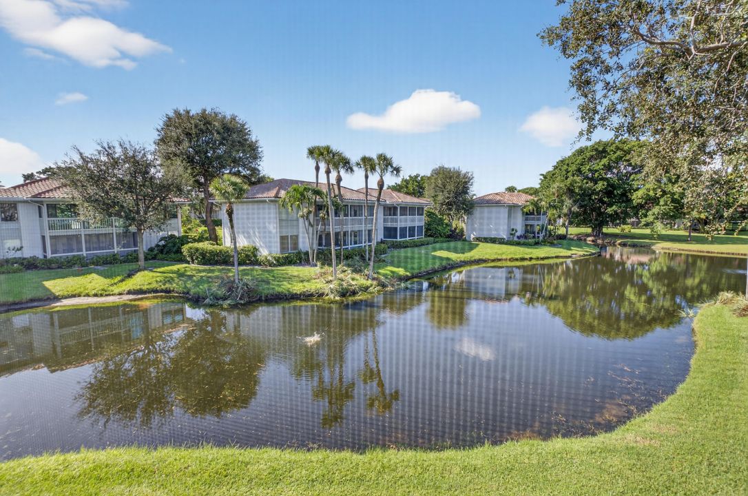 合同活跃: $250,000 (2 贝兹, 2 浴室, 1400 平方英尺)