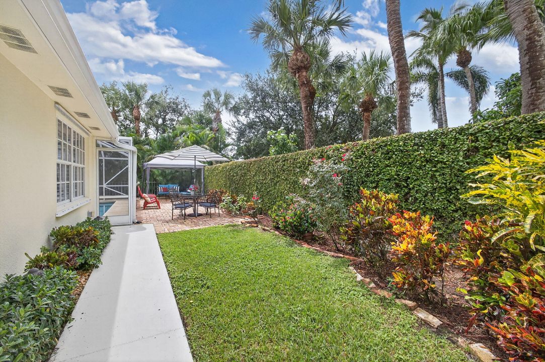 Active With Contract: $669,900 (2 beds, 2 baths, 1525 Square Feet)