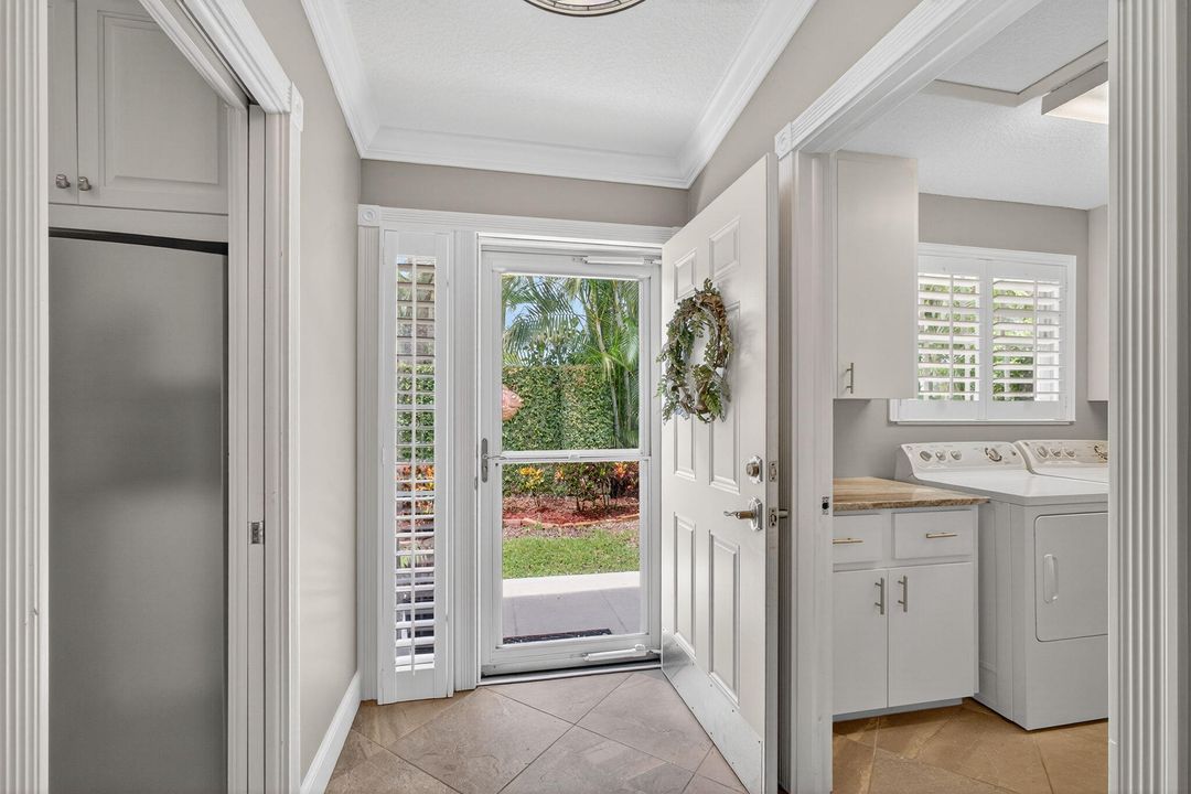 Active With Contract: $669,900 (2 beds, 2 baths, 1525 Square Feet)