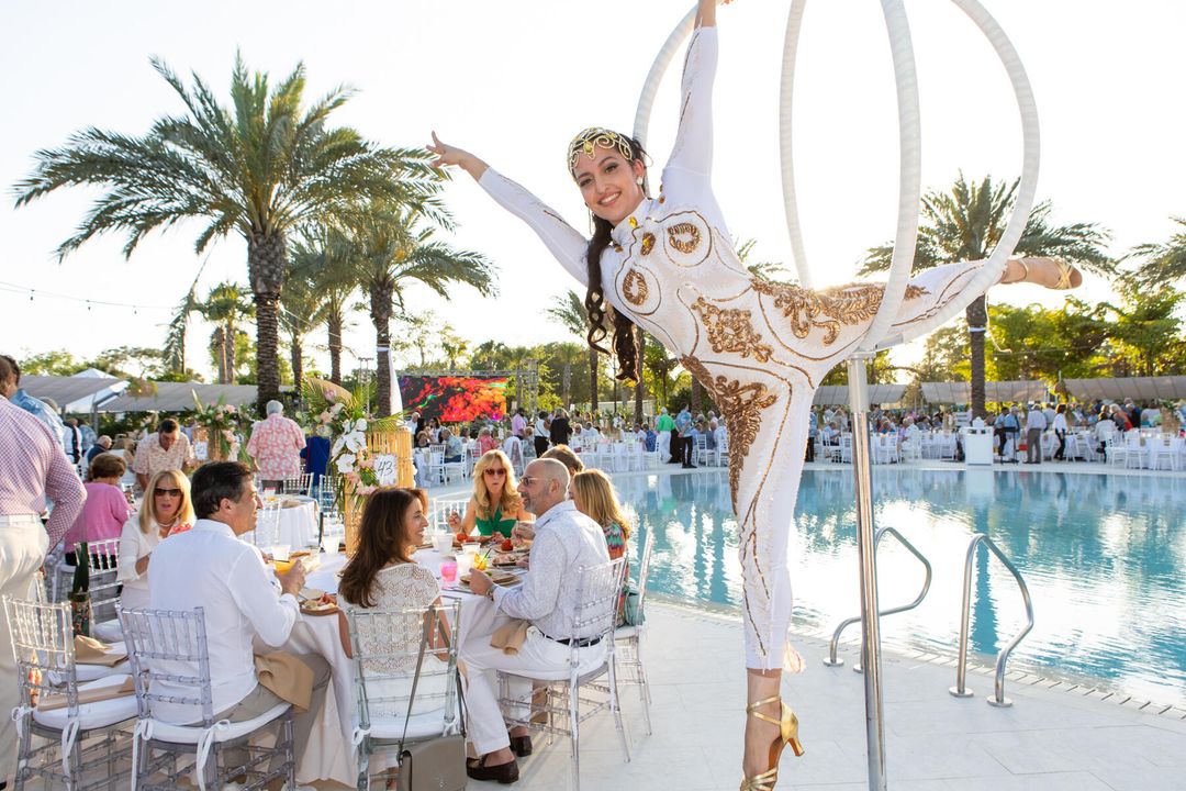 合同活跃: $250,000 (2 贝兹, 2 浴室, 1400 平方英尺)