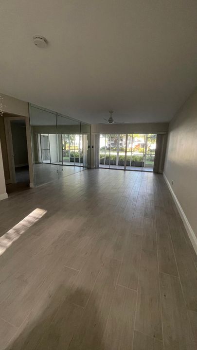 В аренду: $2,200 (2 спален, 2 ванн, 886 Квадратных фут)