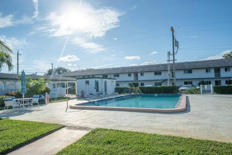 В аренду: $2,200 (2 спален, 2 ванн, 886 Квадратных фут)