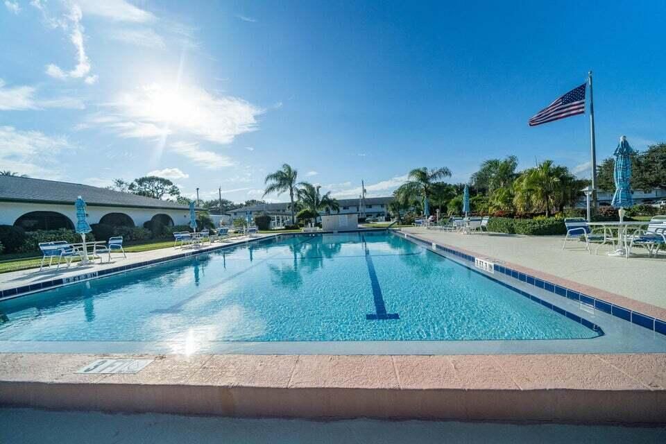 В аренду: $2,200 (2 спален, 2 ванн, 886 Квадратных фут)