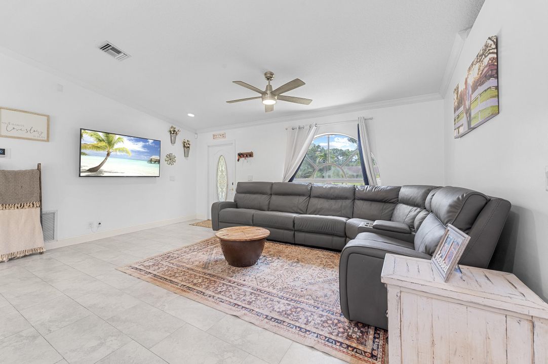 For Sale: $629,999 (3 beds, 2 baths, 1515 Square Feet)