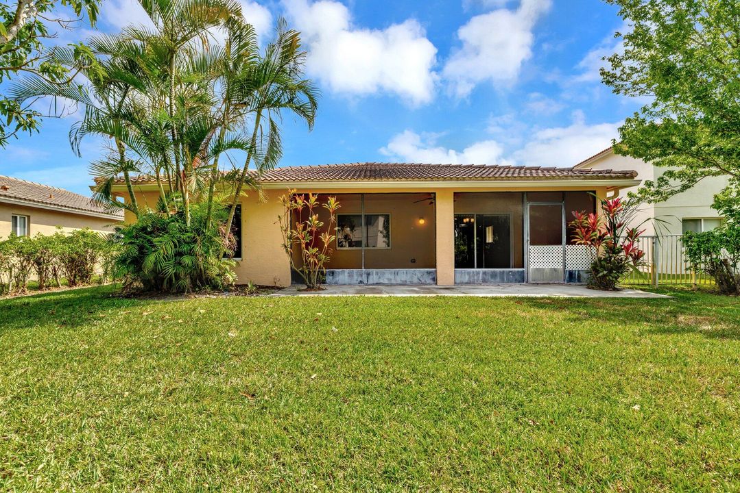 For Sale: $355,000 (3 beds, 2 baths, 1812 Square Feet)