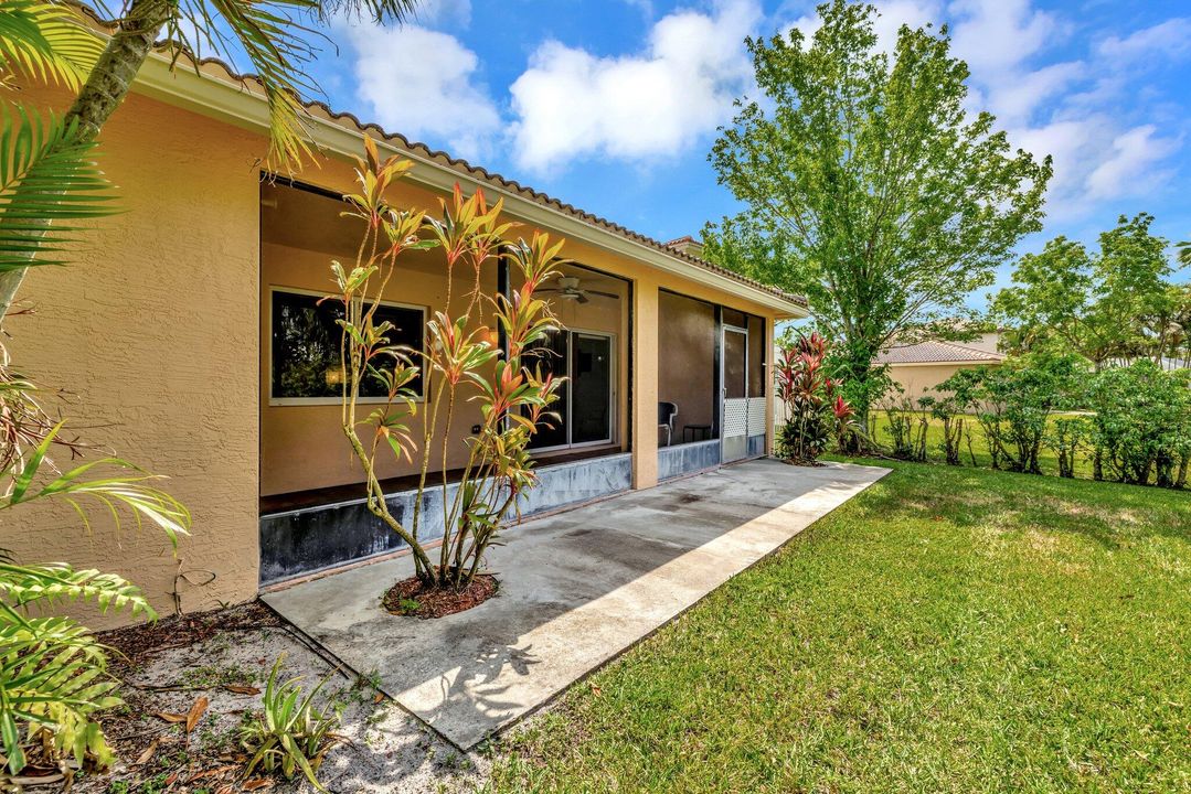 For Sale: $355,000 (3 beds, 2 baths, 1812 Square Feet)