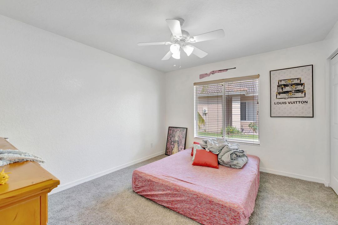 For Sale: $355,000 (3 beds, 2 baths, 1812 Square Feet)