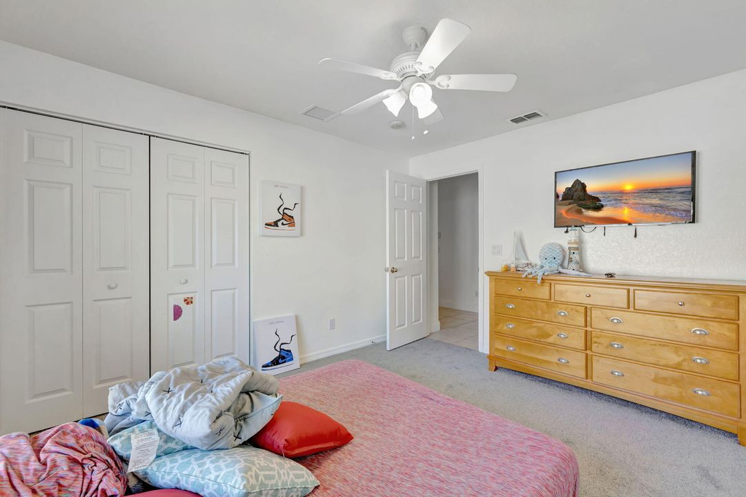 For Sale: $355,000 (3 beds, 2 baths, 1812 Square Feet)