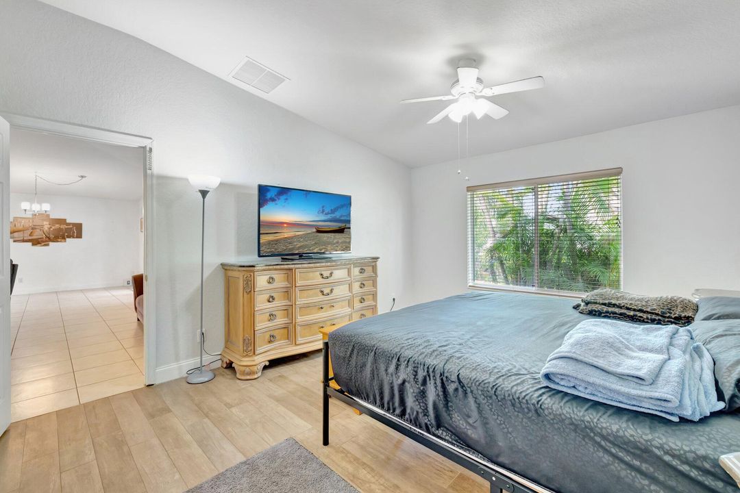 For Sale: $355,000 (3 beds, 2 baths, 1812 Square Feet)