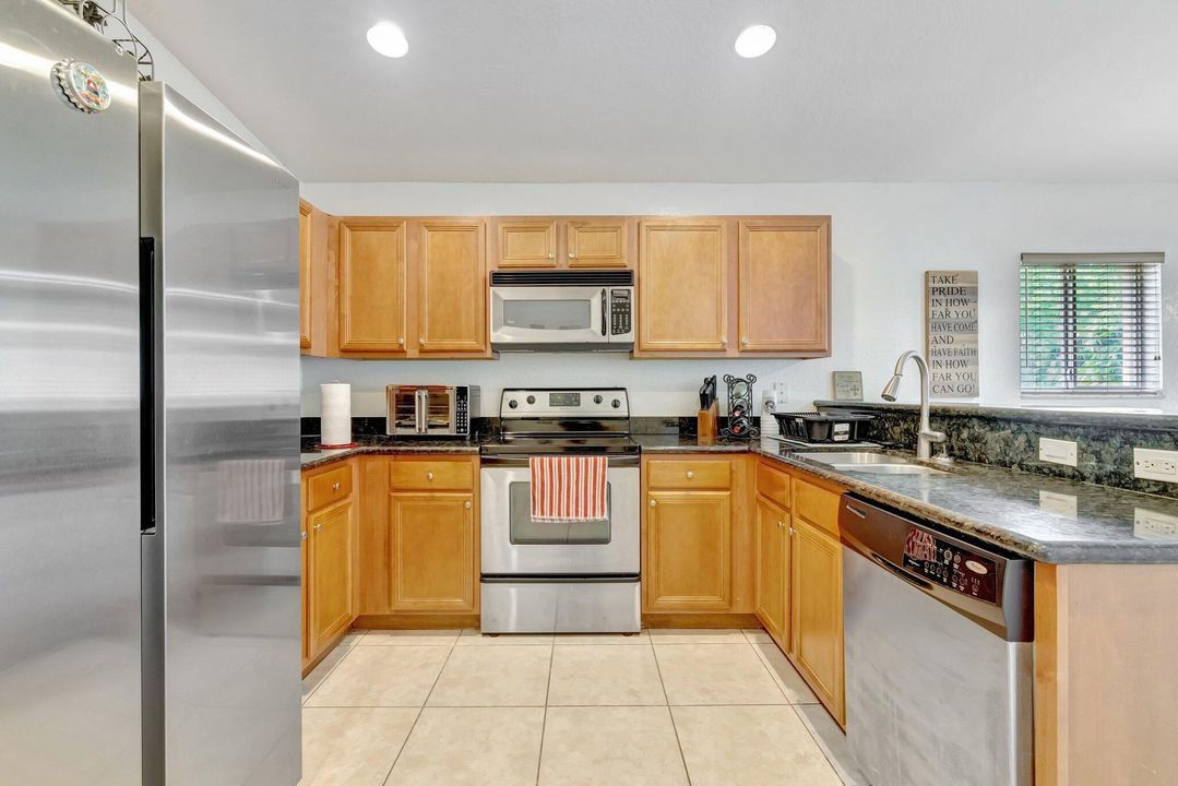 For Sale: $355,000 (3 beds, 2 baths, 1812 Square Feet)