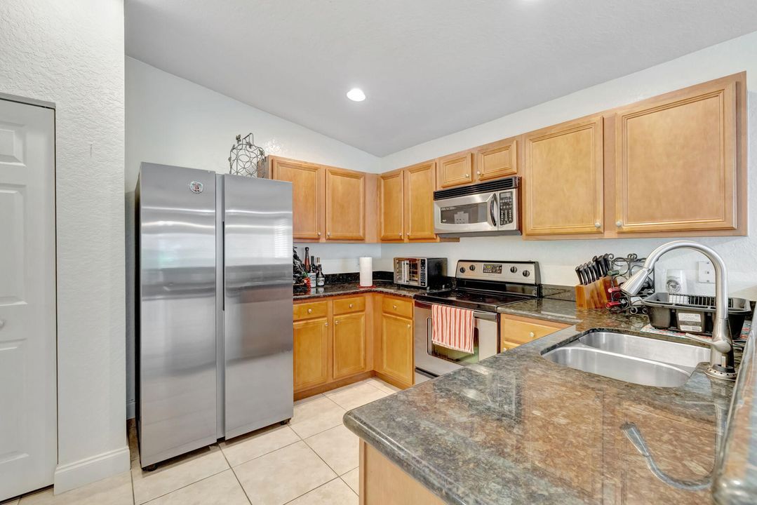 For Sale: $355,000 (3 beds, 2 baths, 1812 Square Feet)