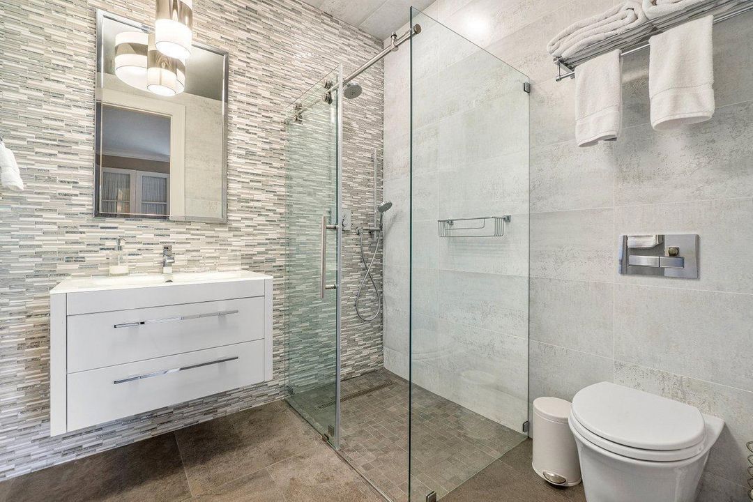 出租: $150,000 (7 贝兹, 7 浴室, 7380 平方英尺)