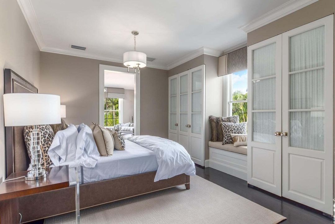 出租: $150,000 (7 贝兹, 7 浴室, 7380 平方英尺)