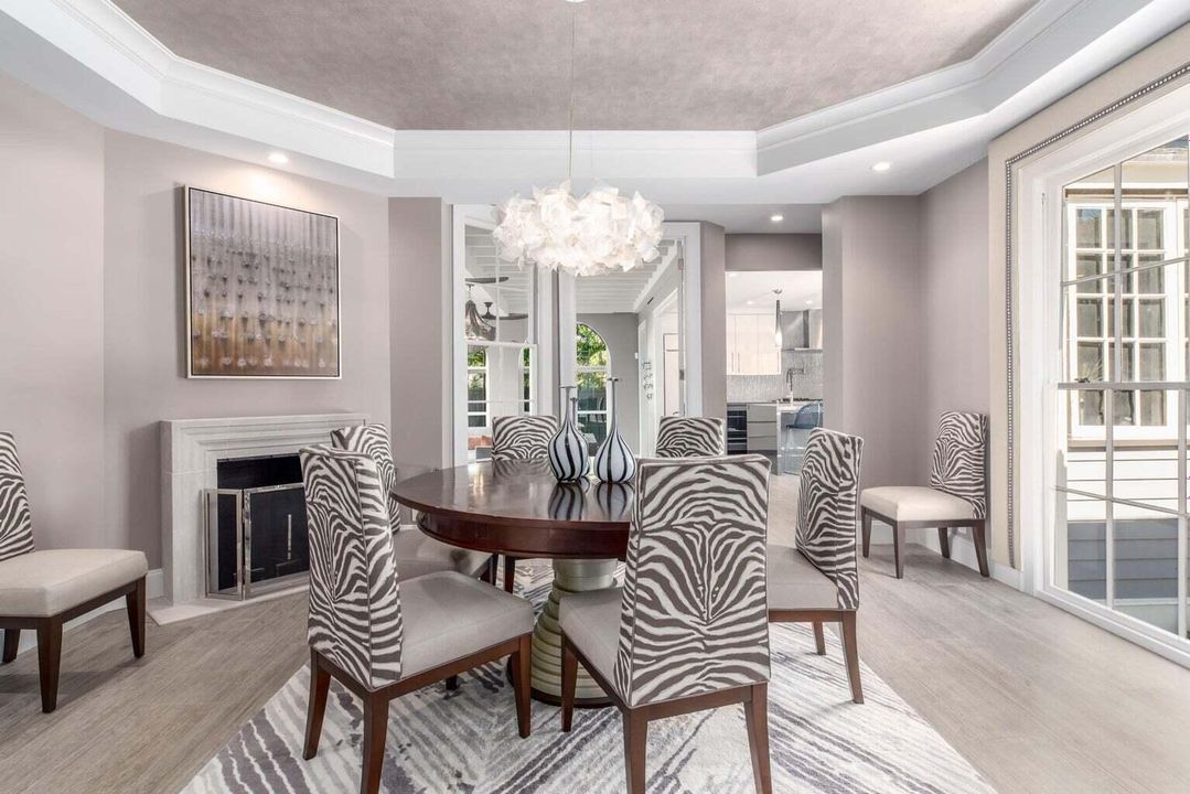 出租: $150,000 (7 贝兹, 7 浴室, 7380 平方英尺)