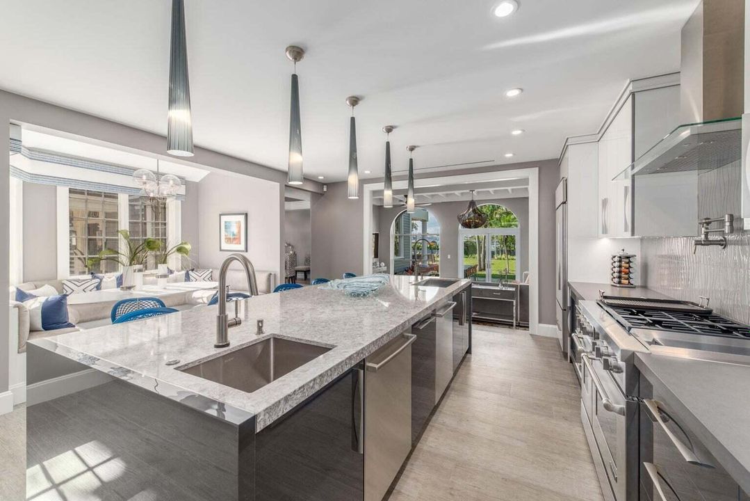 出租: $150,000 (7 贝兹, 7 浴室, 7380 平方英尺)