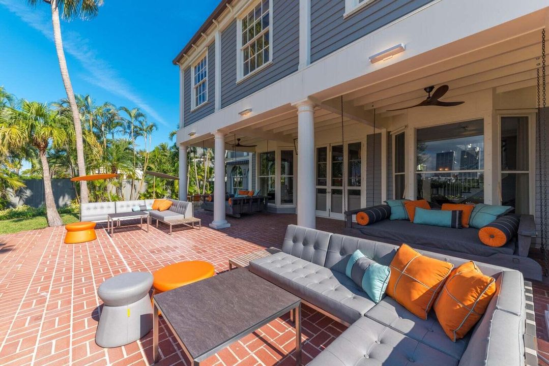 出租: $150,000 (7 贝兹, 7 浴室, 7380 平方英尺)